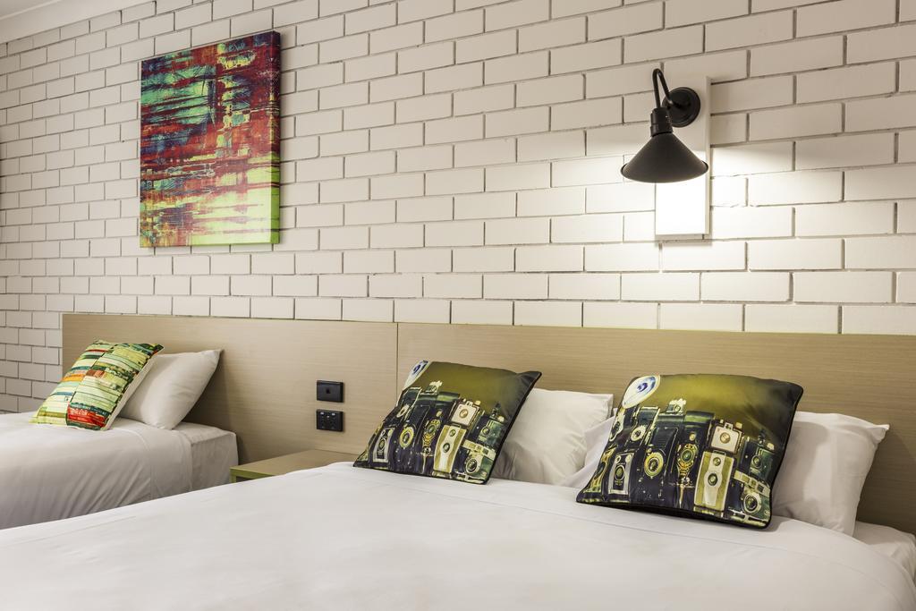 Boomerang Hotel Lavington Екстер'єр фото