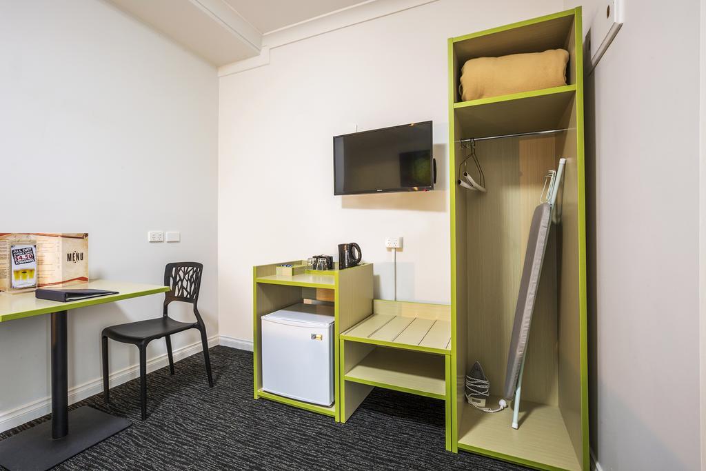 Boomerang Hotel Lavington Екстер'єр фото