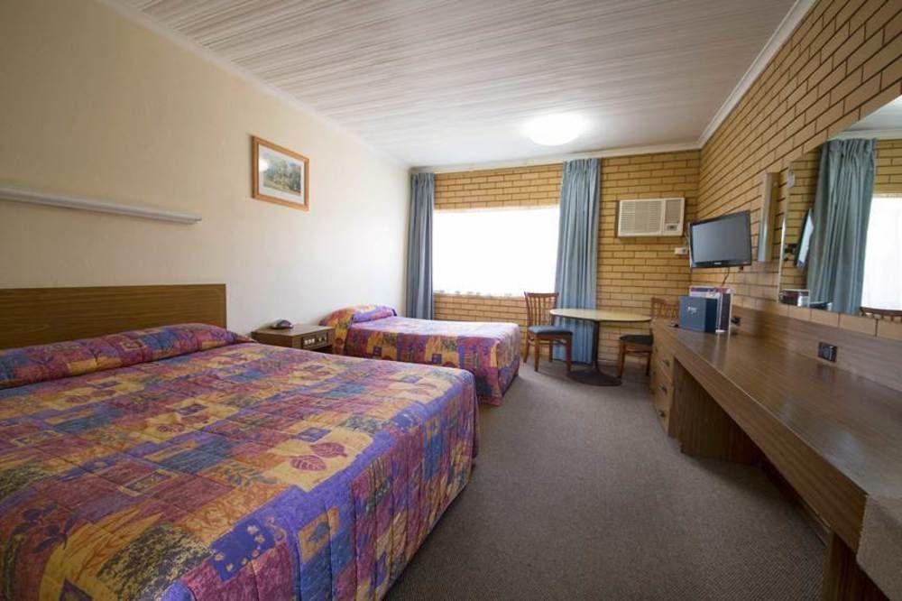 Boomerang Hotel Lavington Екстер'єр фото