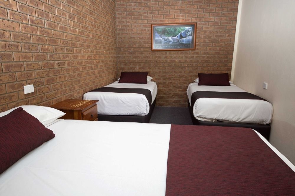 Boomerang Hotel Lavington Екстер'єр фото
